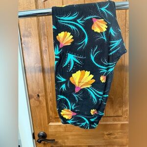 LuLaRoe TC Leggings (Fit sizes 12-18)